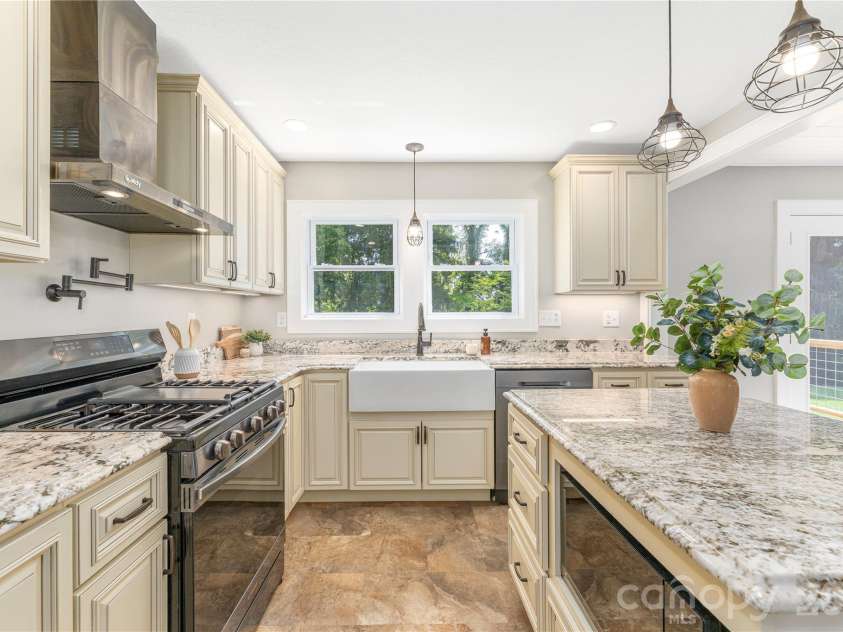 638 Newfound Street, Canton, NC 28716.  MLS# CAR4414081, YatesRealty ID 44694. 