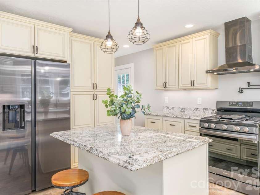 638 Newfound Street, Canton, NC 28716.  MLS# CAR4414081, YatesRealty ID 44694. 