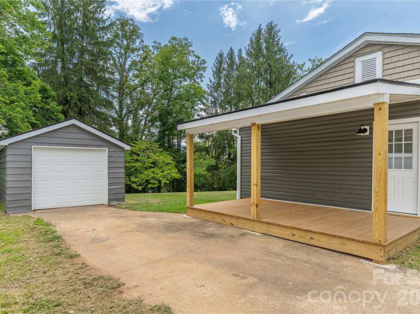 638 Newfound Street, Canton, NC 28716.  MLS# CAR4414081, YatesRealty ID 44694. 