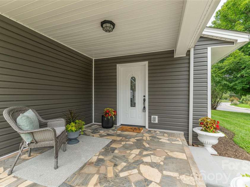 638 Newfound Street, Canton, NC 28716.  MLS# CAR4414081, YatesRealty ID 44694. 