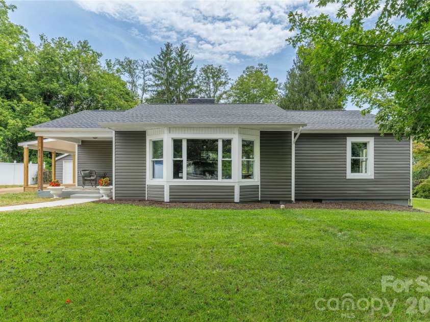 638 Newfound Street, Canton, NC 28716.  MLS# CAR4414081, YatesRealty ID 44694. 