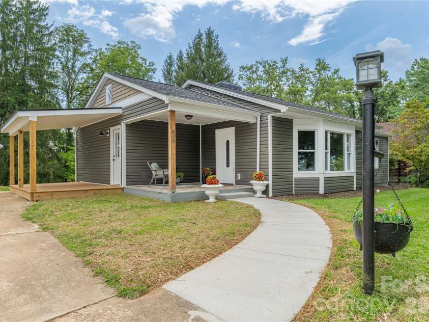638 Newfound Street, Canton, NC 28716.  MLS# CAR4414081, YatesRealty ID 44694. 