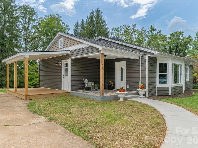 638 Newfound Street, Canton, NC 28716.  MLS# CAR4414081, YatesRealty ID 44694. 