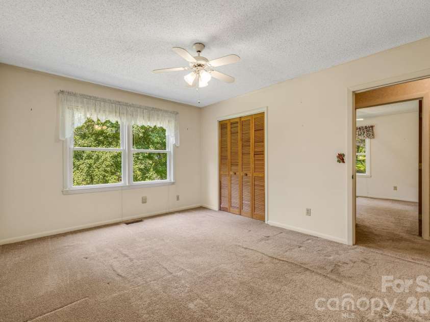 11 Ridgeway Drive, Weaverville, NC 28787.  MLS# CAR4414965, YatesRealty ID 44696. 4th Bedroom