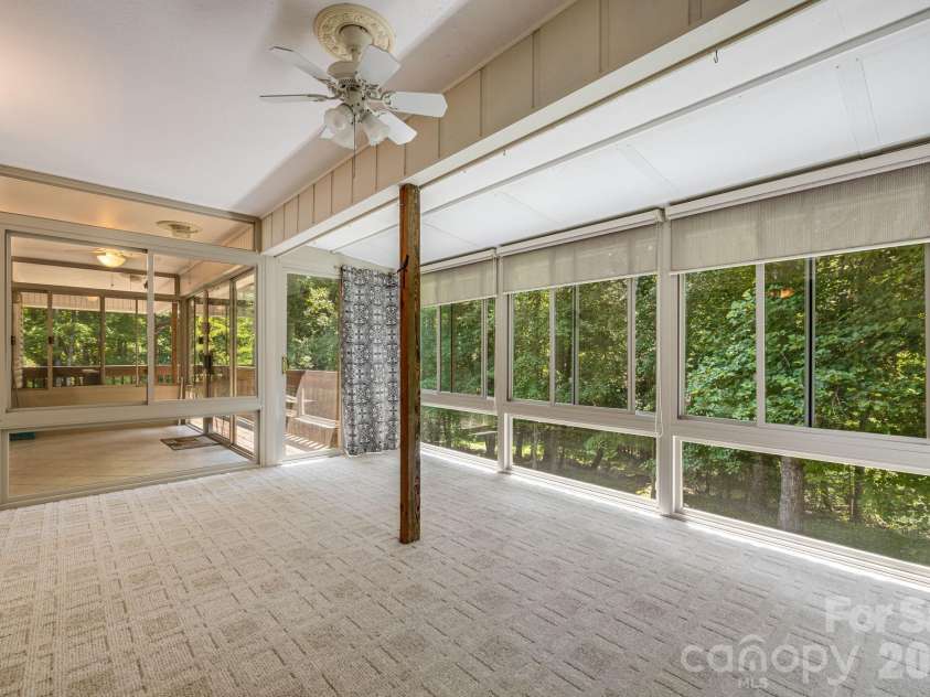 11 Ridgeway Drive, Weaverville, NC 28787.  MLS# CAR4414965, YatesRealty ID 44696. 
