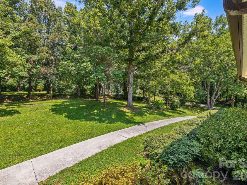 11 Ridgeway Drive, Weaverville, NC 28787.  MLS# CAR4414965, YatesRealty ID 44696. 