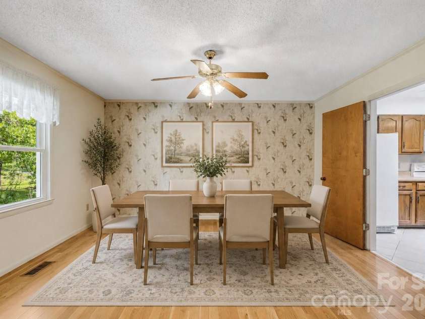 11 Ridgeway Drive, Weaverville, NC 28787.  MLS# CAR4414965, YatesRealty ID 44696. Dining Room Virtually Staged