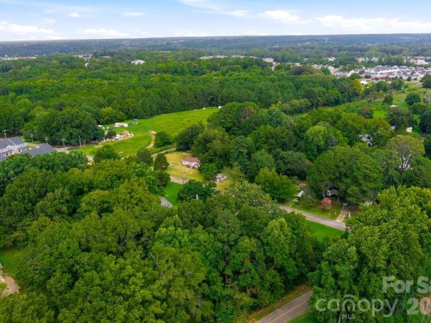 109 Crossrail Road, Mooresville, NC 28115.  MLS# CAR4414047, YatesRealty ID 44698. 