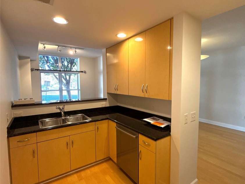 1320 Fillmore Avenue, Charlotte, NC 28203.  MLS# CAR4310101, YatesRealty ID 4470. 