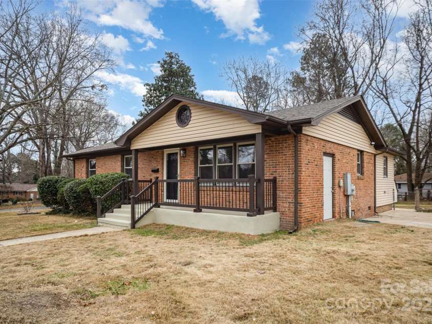 5310 Myrica Lane, Charlotte, NC 28213.  MLS# CAR4228798, YatesRealty ID 4470. 