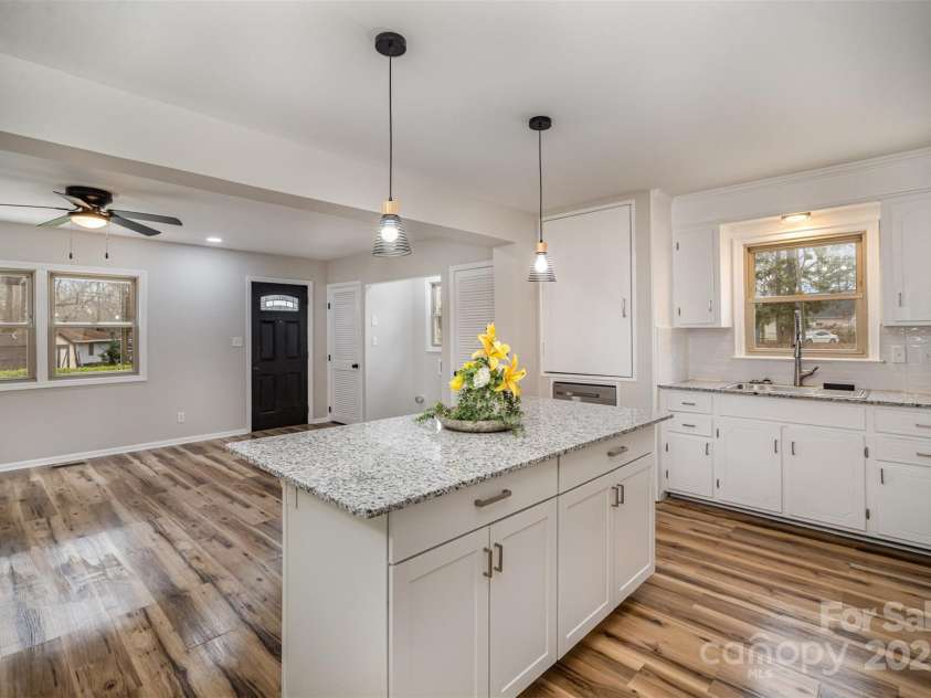 5310 Myrica Lane, Charlotte, NC 28213.  MLS# CAR4228798, YatesRealty ID 4470. 