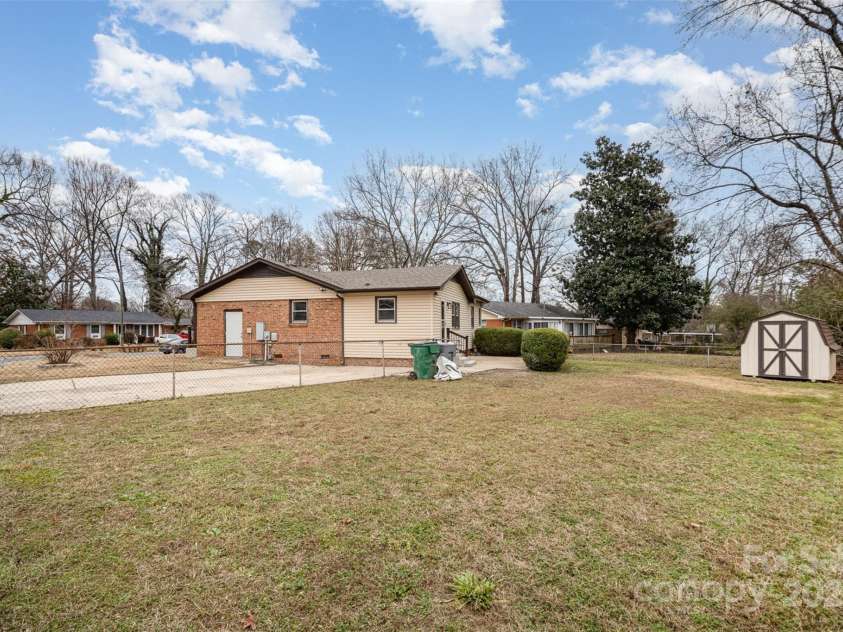 5310 Myrica Lane, Charlotte, NC 28213.  MLS# CAR4228798, YatesRealty ID 4470. Fenced yard