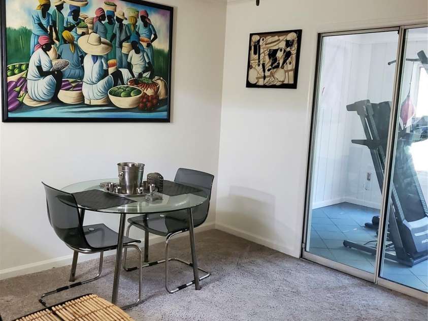 6049 Treetop Court, Charlotte, NC 28212.  MLS# CAR4397457, YatesRealty ID 44700. Dining