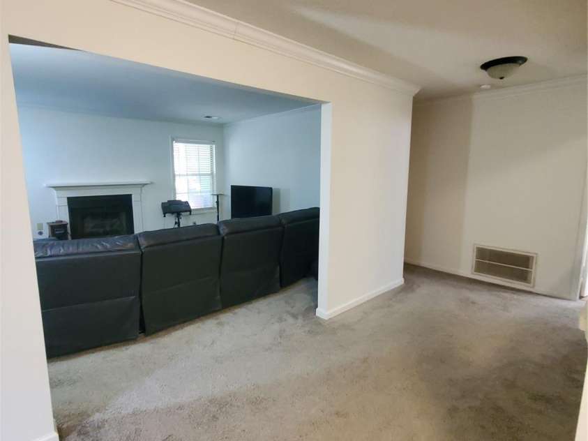 6049 Treetop Court, Charlotte, NC 28212.  MLS# CAR4397457, YatesRealty ID 44700. Hall way view