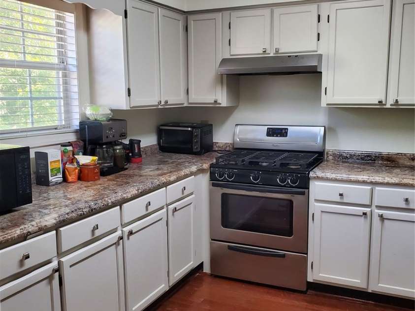 6049 Treetop Court, Charlotte, NC 28212.  MLS# CAR4397457, YatesRealty ID 44700. Kitchen view