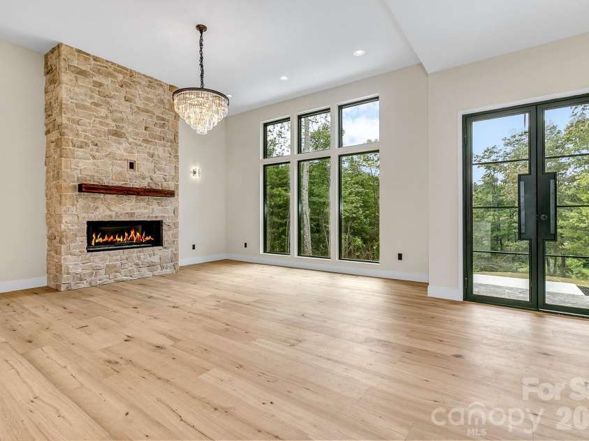 407 Melnick Terrace, Asheville, NC 28803.  MLS# CAR4410571, YatesRealty ID 44701. 