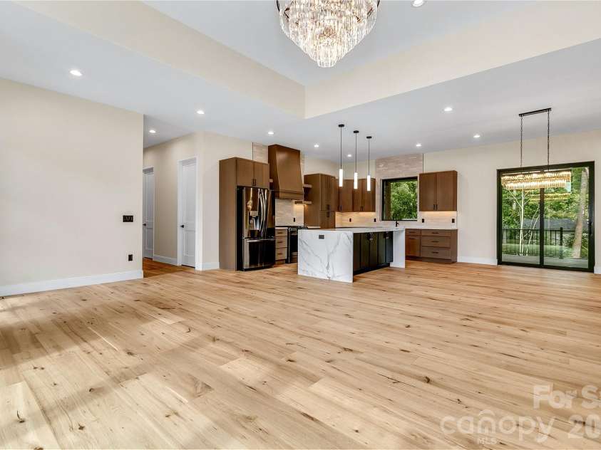 407 Melnick Terrace, Asheville, NC 28803.  MLS# CAR4410571, YatesRealty ID 44701. 