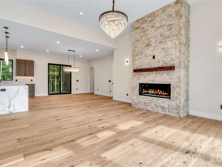 407 Melnick Terrace, Asheville, NC 28803.  MLS# CAR4410571, YatesRealty ID 44701. 