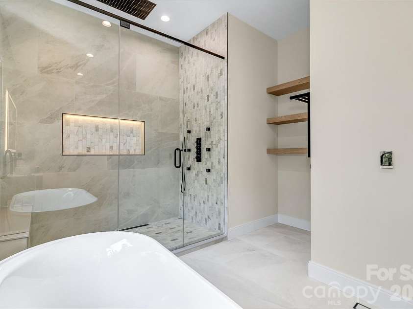 407 Melnick Terrace, Asheville, NC 28803.  MLS# CAR4410571, YatesRealty ID 44701. 
