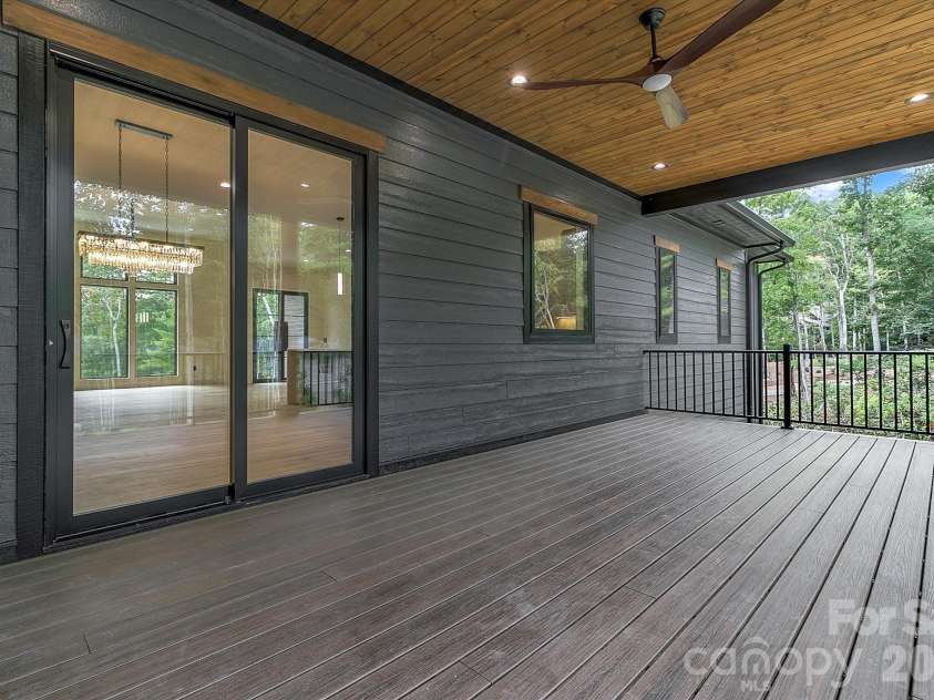 407 Melnick Terrace, Asheville, NC 28803.  MLS# CAR4410571, YatesRealty ID 44701. 