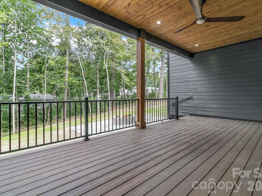 407 Melnick Terrace, Asheville, NC 28803.  MLS# CAR4410571, YatesRealty ID 44701. 