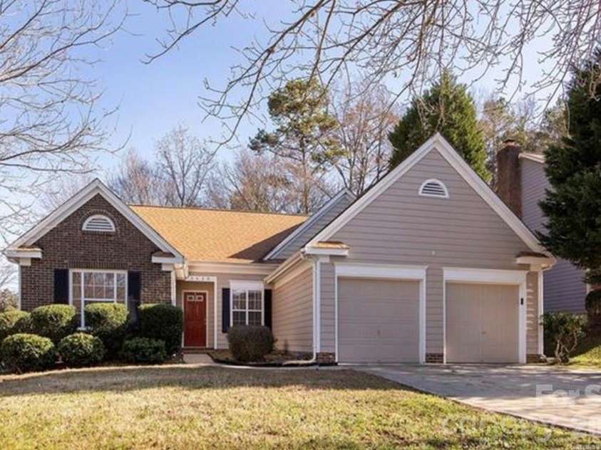 3520 Cliffvale Court, Charlotte, NC 28269.  MLS# CAR4414990, YatesRealty ID 44702. Front View