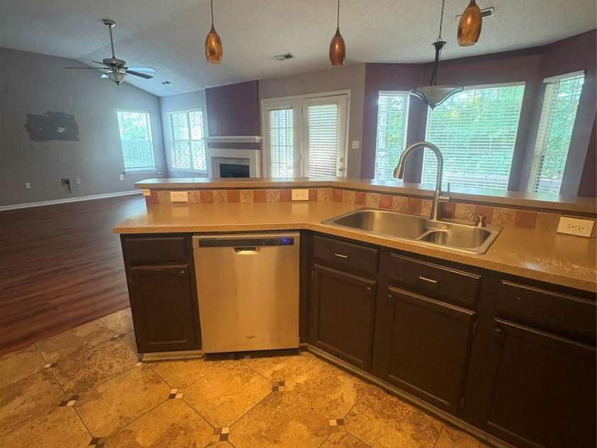 3520 Cliffvale Court, Charlotte, NC 28269.  MLS# CAR4414990, YatesRealty ID 44702. Kitchen