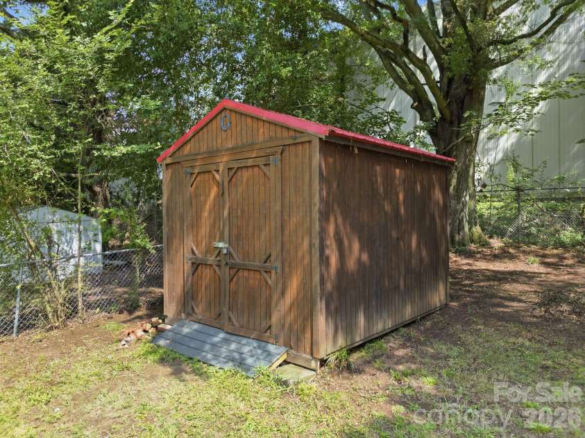 732 Wabash Avenue, Charlotte, NC 28208.  MLS# CAR4415057, YatesRealty ID 44703. 