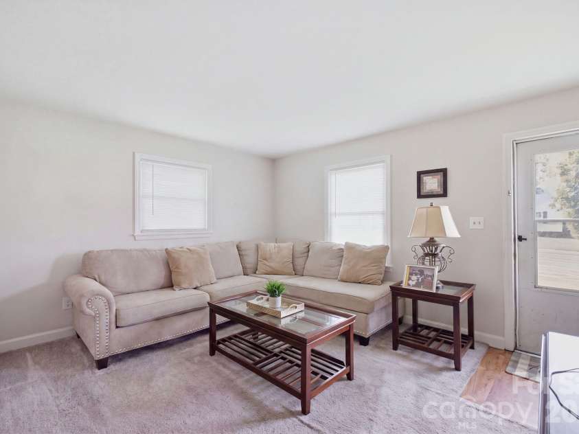 732 Wabash Avenue, Charlotte, NC 28208.  MLS# CAR4415057, YatesRealty ID 44703. 