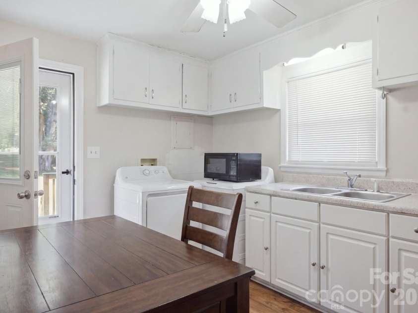732 Wabash Avenue, Charlotte, NC 28208.  MLS# CAR4415057, YatesRealty ID 44703. 