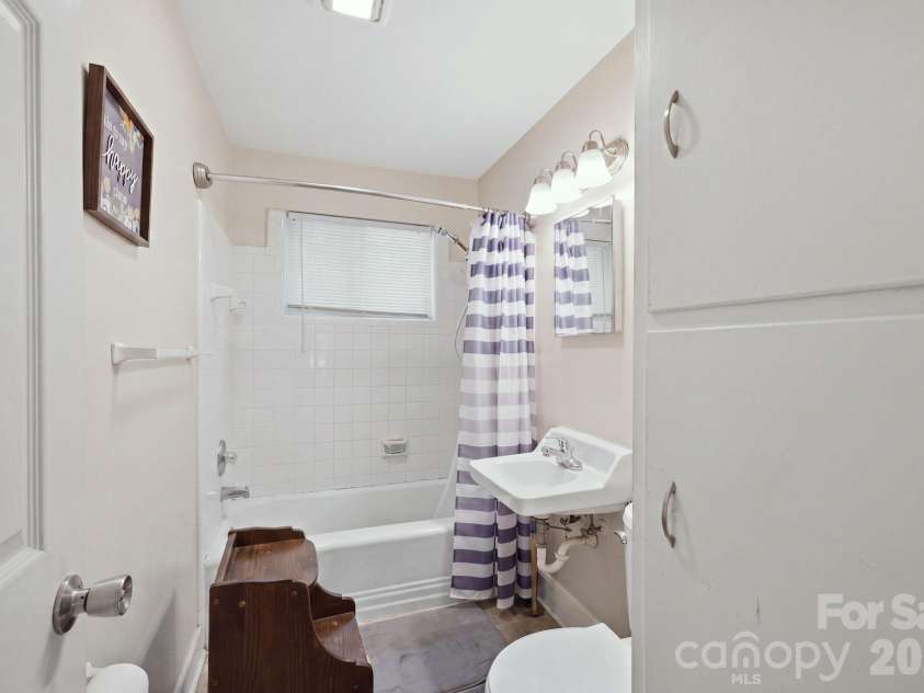 732 Wabash Avenue, Charlotte, NC 28208.  MLS# CAR4415057, YatesRealty ID 44703. 