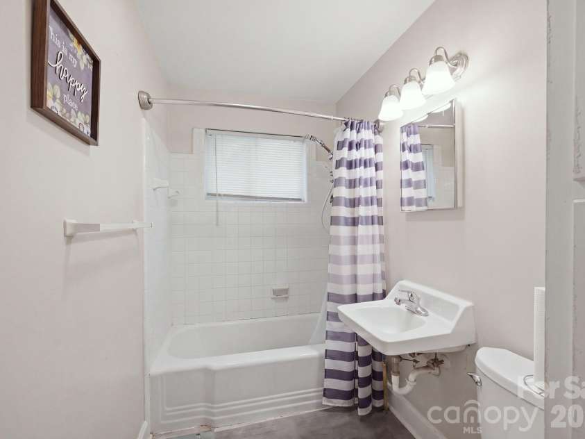 732 Wabash Avenue, Charlotte, NC 28208.  MLS# CAR4415057, YatesRealty ID 44703. 