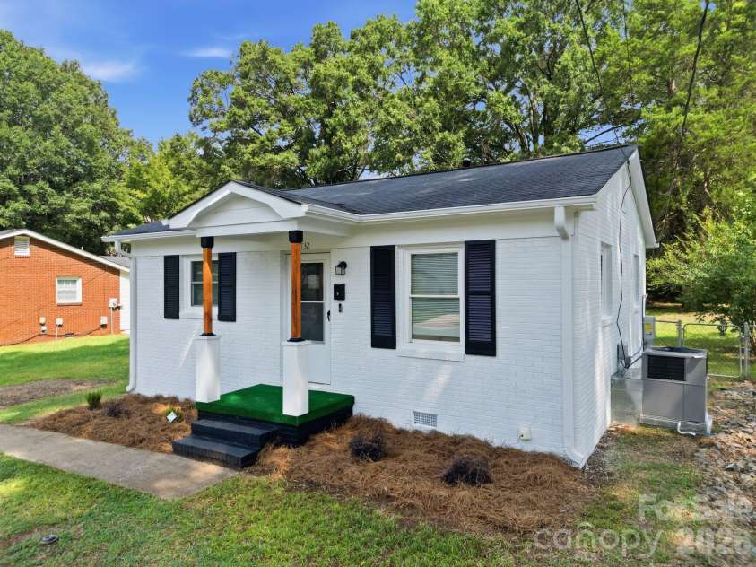 732 Wabash Avenue, Charlotte, NC 28208.  MLS# CAR4415057, YatesRealty ID 44703. 