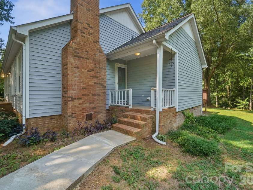 2818 Castlebrook Drive, Monroe, NC 28112.  MLS# CAR4413380, YatesRealty ID 44704. 