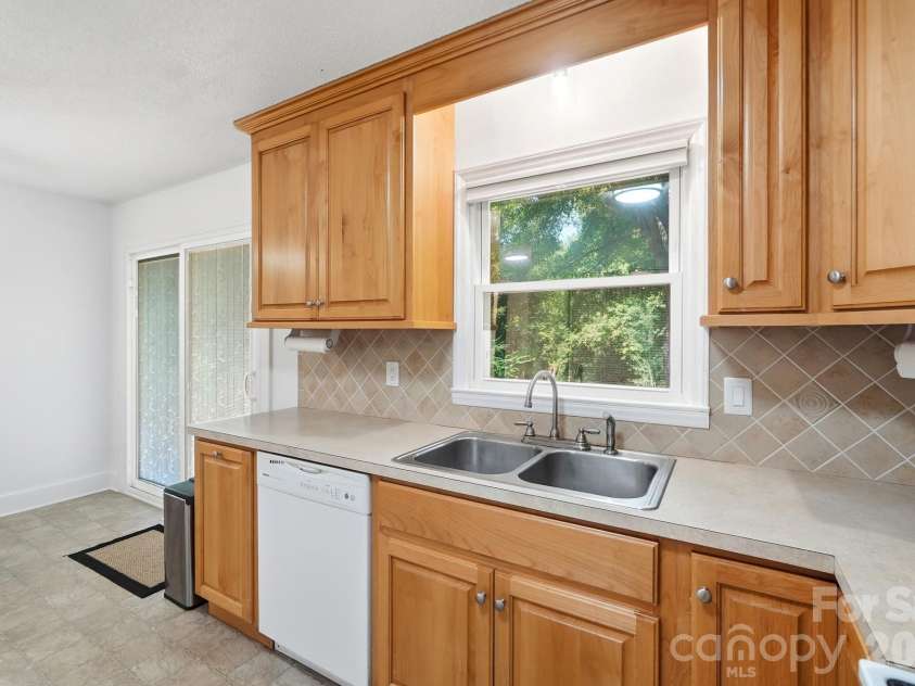 2818 Castlebrook Drive, Monroe, NC 28112.  MLS# CAR4413380, YatesRealty ID 44704. 