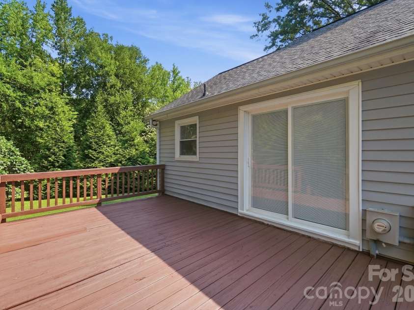 2818 Castlebrook Drive, Monroe, NC 28112.  MLS# CAR4413380, YatesRealty ID 44704. 