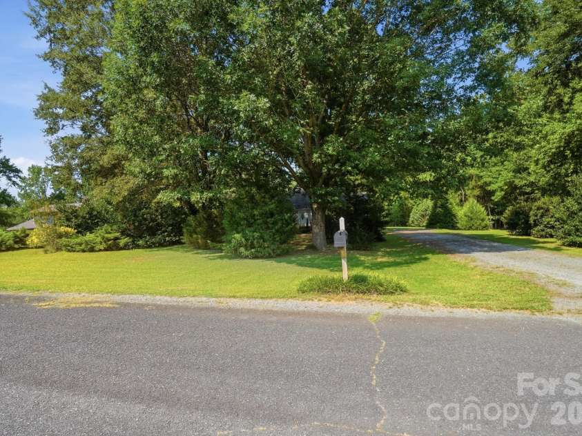 2818 Castlebrook Drive, Monroe, NC 28112.  MLS# CAR4413380, YatesRealty ID 44704. 