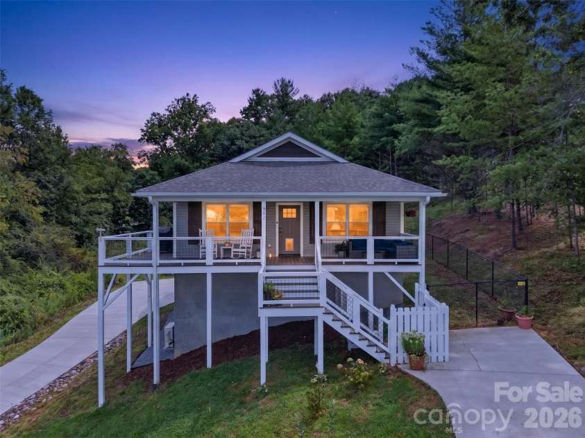 932 Morlin Acres Drive, Marshall, NC 28753.  MLS# CAR4412278, YatesRealty ID 44706. 