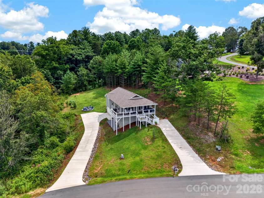 932 Morlin Acres Drive, Marshall, NC 28753.  MLS# CAR4412278, YatesRealty ID 44706. 
