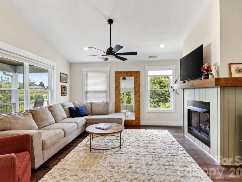 932 Morlin Acres Drive, Marshall, NC 28753.  MLS# CAR4412278, YatesRealty ID 44706. 