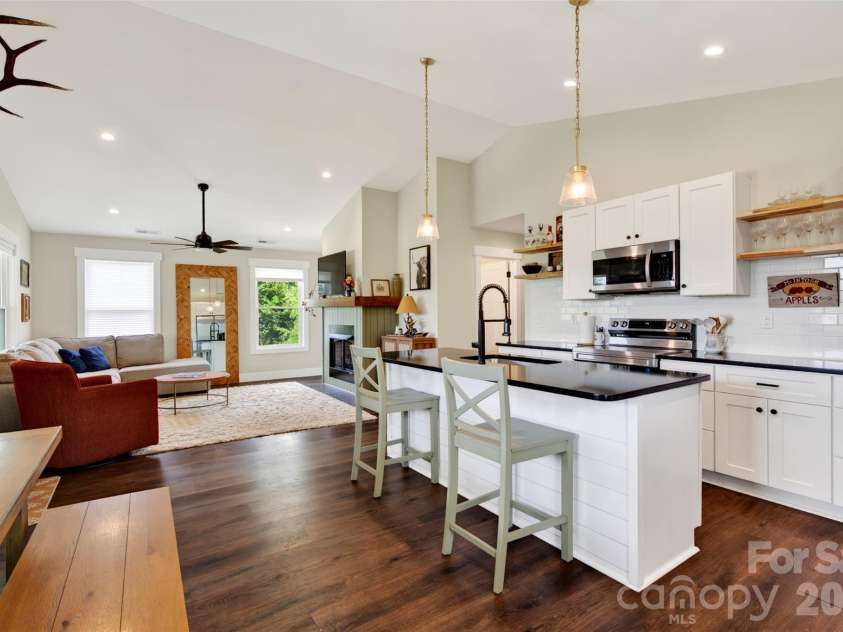 932 Morlin Acres Drive, Marshall, NC 28753.  MLS# CAR4412278, YatesRealty ID 44706. 