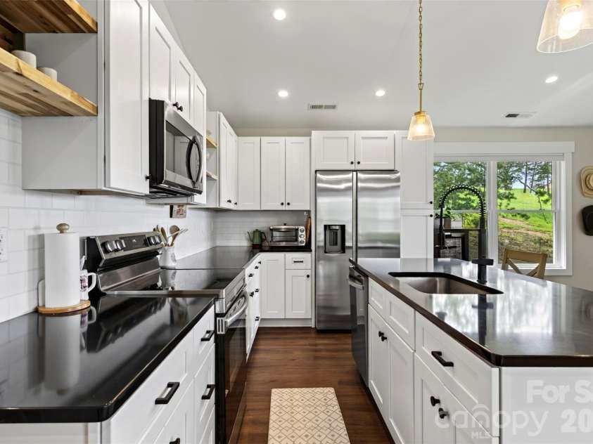 932 Morlin Acres Drive, Marshall, NC 28753.  MLS# CAR4412278, YatesRealty ID 44706. 