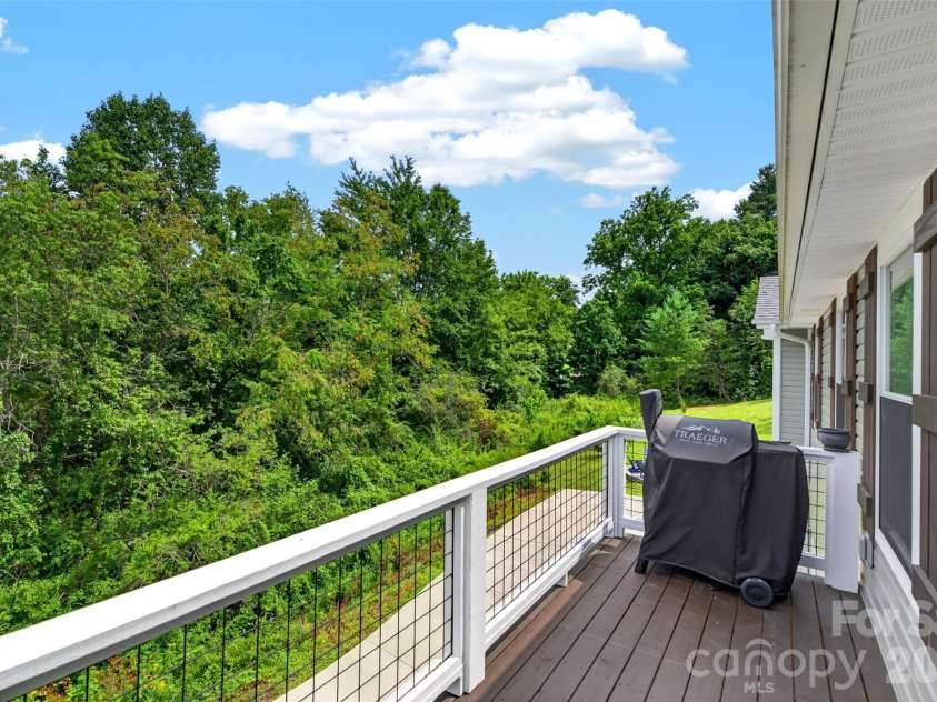 932 Morlin Acres Drive, Marshall, NC 28753.  MLS# CAR4412278, YatesRealty ID 44706. 