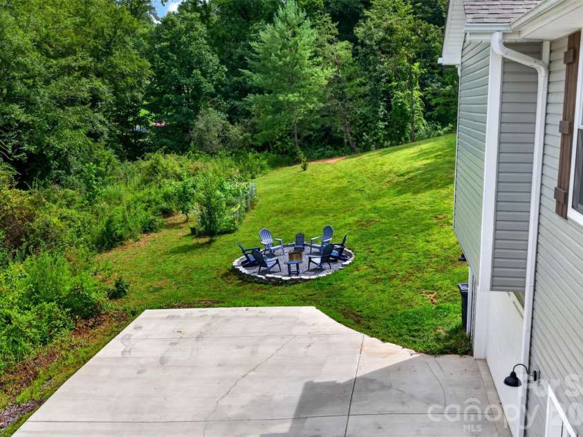 932 Morlin Acres Drive, Marshall, NC 28753.  MLS# CAR4412278, YatesRealty ID 44706. 