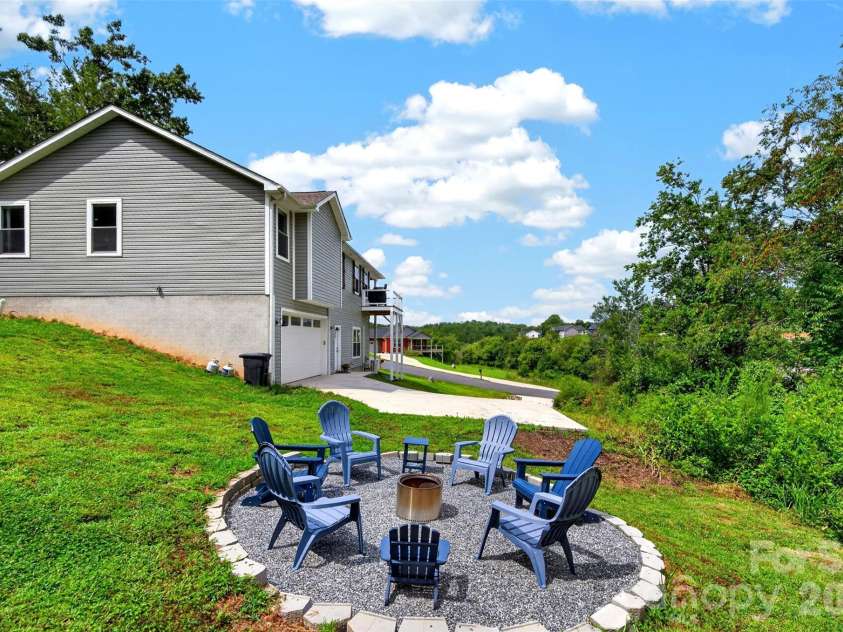 932 Morlin Acres Drive, Marshall, NC 28753.  MLS# CAR4412278, YatesRealty ID 44706. 