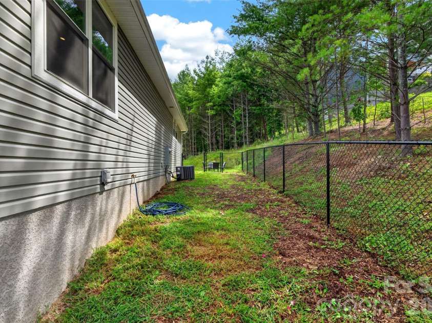 932 Morlin Acres Drive, Marshall, NC 28753.  MLS# CAR4412278, YatesRealty ID 44706. 