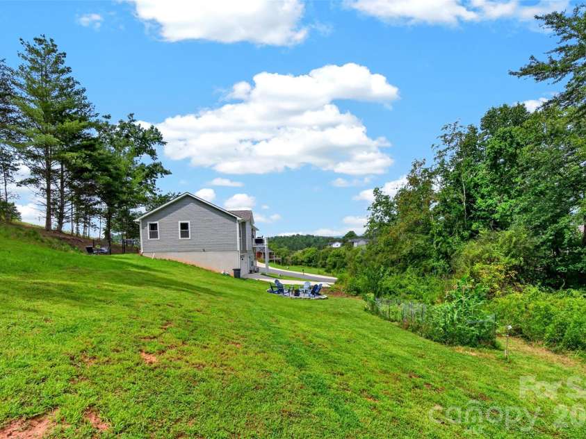 932 Morlin Acres Drive, Marshall, NC 28753.  MLS# CAR4412278, YatesRealty ID 44706. 