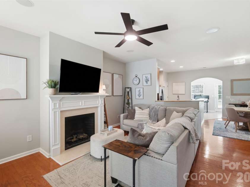2311 Crosscut Drive, Charlotte, NC 28214.  MLS# CAR4415063, YatesRealty ID 44707. 