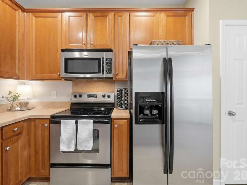 2311 Crosscut Drive, Charlotte, NC 28214.  MLS# CAR4415063, YatesRealty ID 44707. 