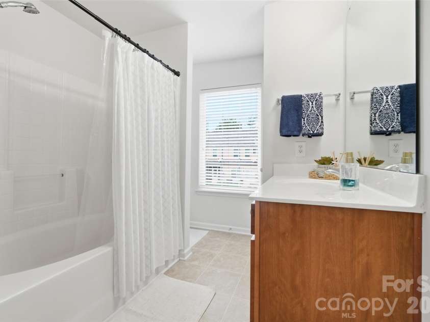 2311 Crosscut Drive, Charlotte, NC 28214.  MLS# CAR4415063, YatesRealty ID 44707. 